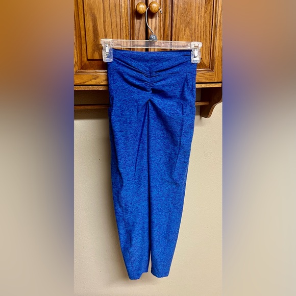 BOMBSHELL SPORTSWEAR V BACK LEGGINGS IN NEON BLUE RAVE! EUC! SOLD OUT ONLINE - Picture 13 of 16